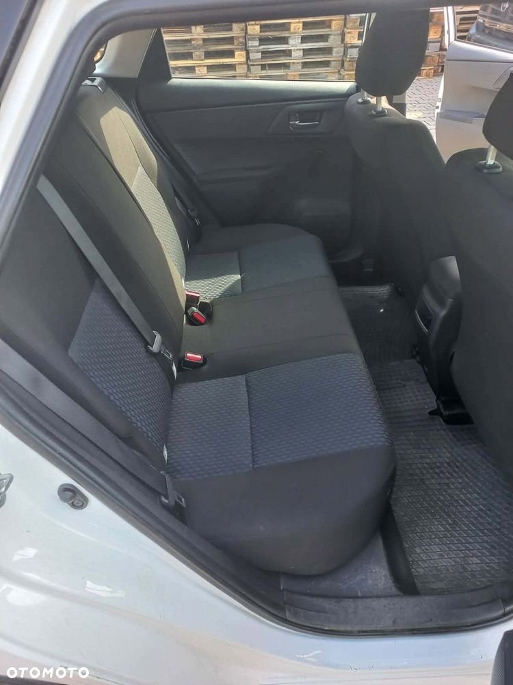 Toyota Auris 1.4 D-4D Active - 16