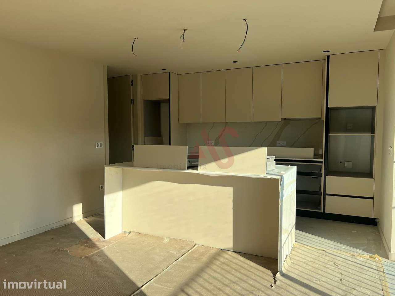 T3 de LUXO, Condomínio fechado,com Piscina, Garagem Box para 4 Carros, - Grande imagem: 5/21