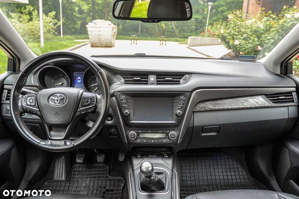 Toyota Avensis 2.0 D-4D Premium - 10