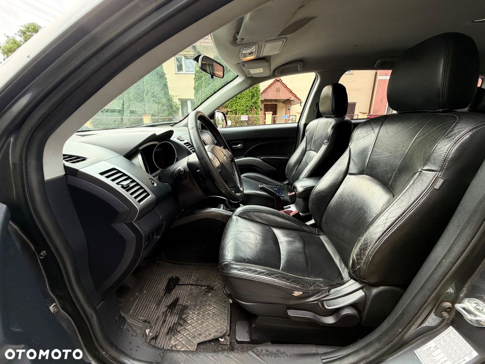 Mitsubishi Outlander 2.0 DID Instyle NAVI - 12