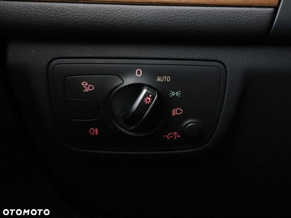 Audi A6 Avant 2.0 TDI Ultra S tronic - 34