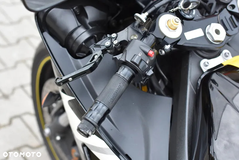 Yamaha R6 - 30