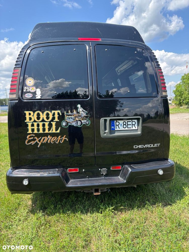 Chevrolet Chevy Van - 7