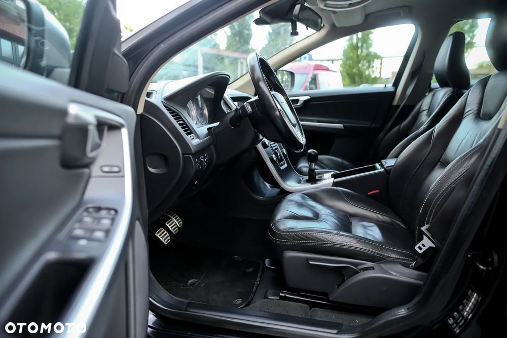 Volvo XC 60 DRIVe R Design - 19