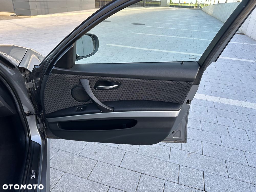 BMW Seria 3 320d DPF - 18