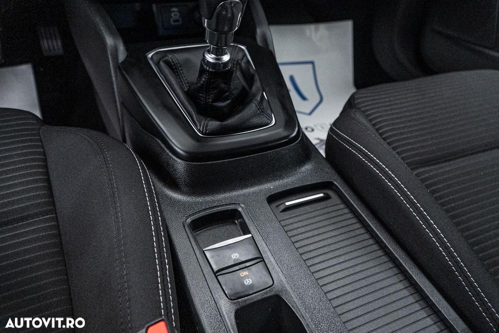 Ford Focus 1.0 EcoBoost Titanium - 23