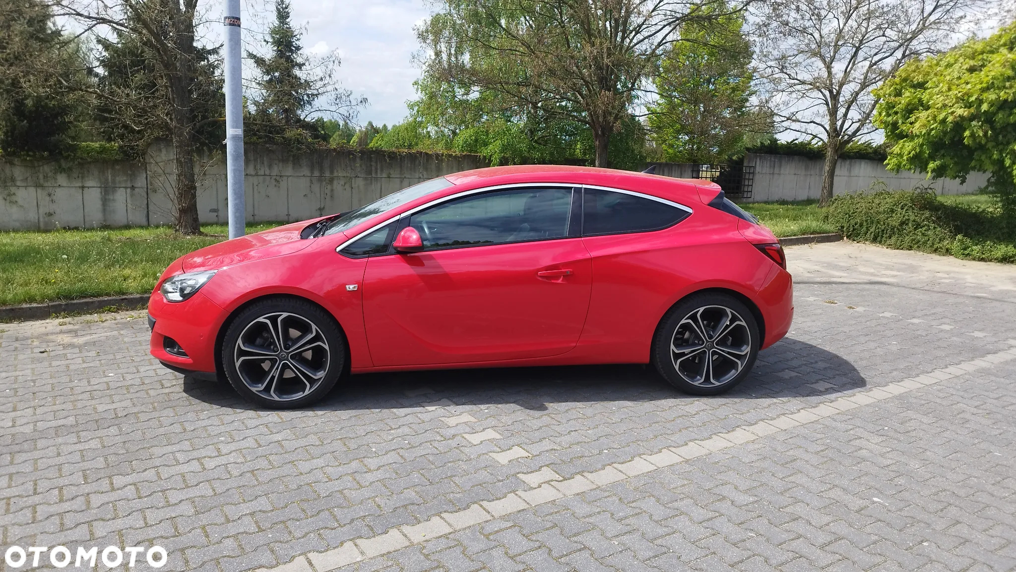 Opel Astra IV GTC 1.6 T Sport - 2