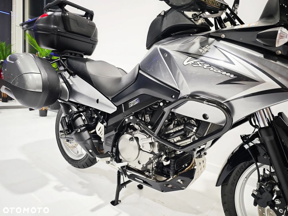 Suzuki V-STROM - 10