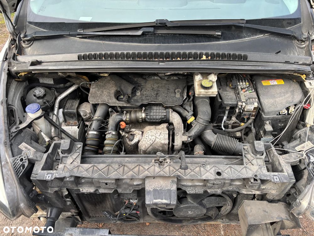 Peugeot 5008 e-HDI FAP 115 EGS6 Stop&Start Business-Line - 8