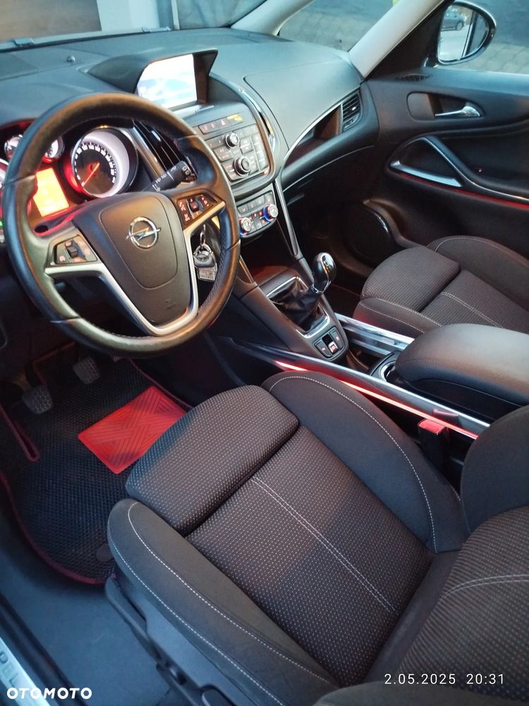 Opel Zafira Tourer 1.4 Turbo Sport - 2