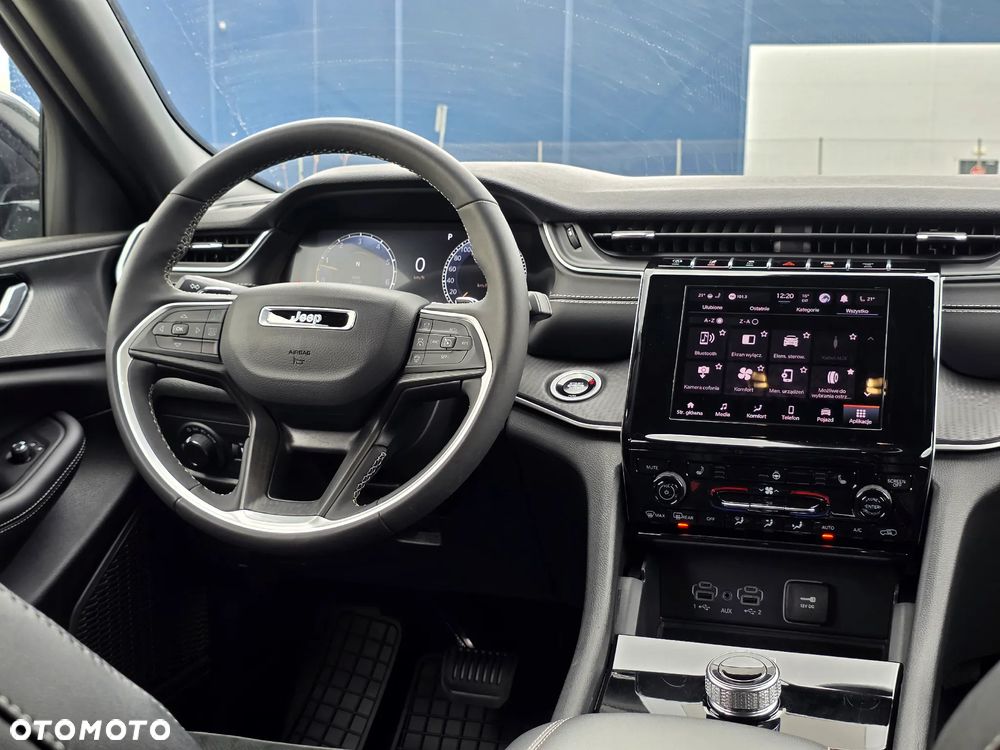 Jeep Grand Cherokee - 17