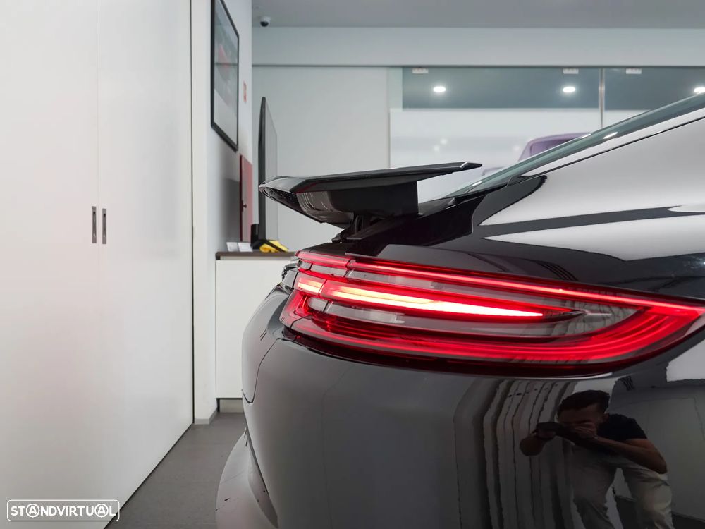 Porsche Panamera 4 E-Hybrid - 11