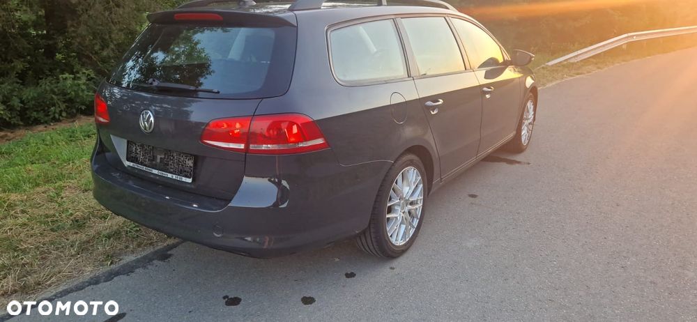 Volkswagen Passat 2.0 Blue TDI SCR Comfortline - 4