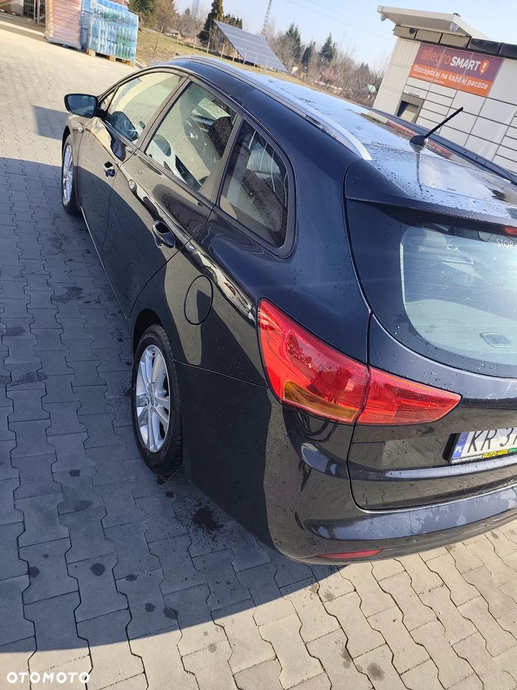 Kia Ceed 1.6 CRDi 128 ISG Dream Team Edition - 5