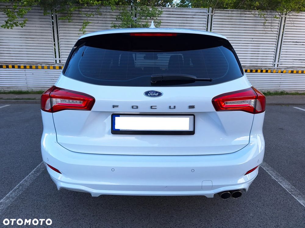 Ford Focus 1.5 EcoBoost ST-Line - 12
