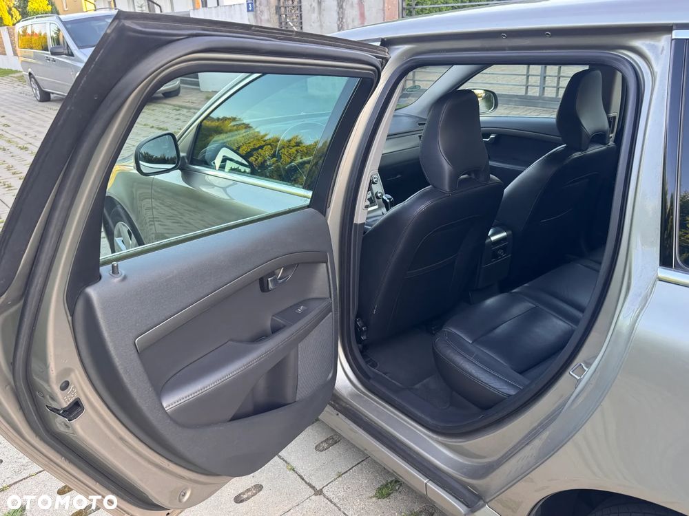 Volvo V70 D4 Drive-E Momentum - 17
