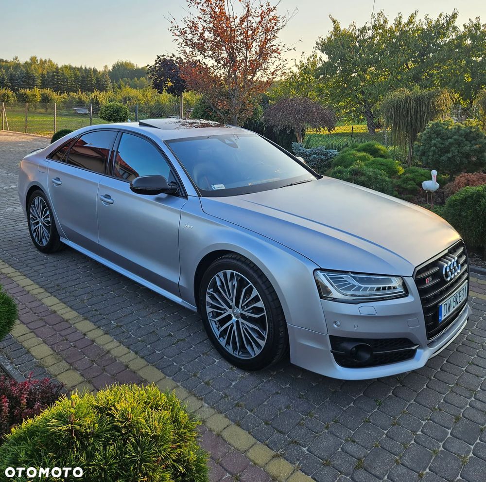 Audi S8 - 1