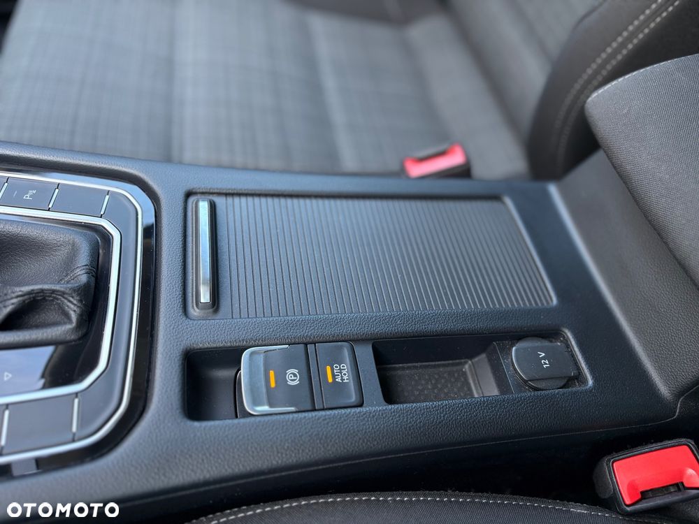 Volkswagen Passat 1.5 TSI EVO Business DSG - 24