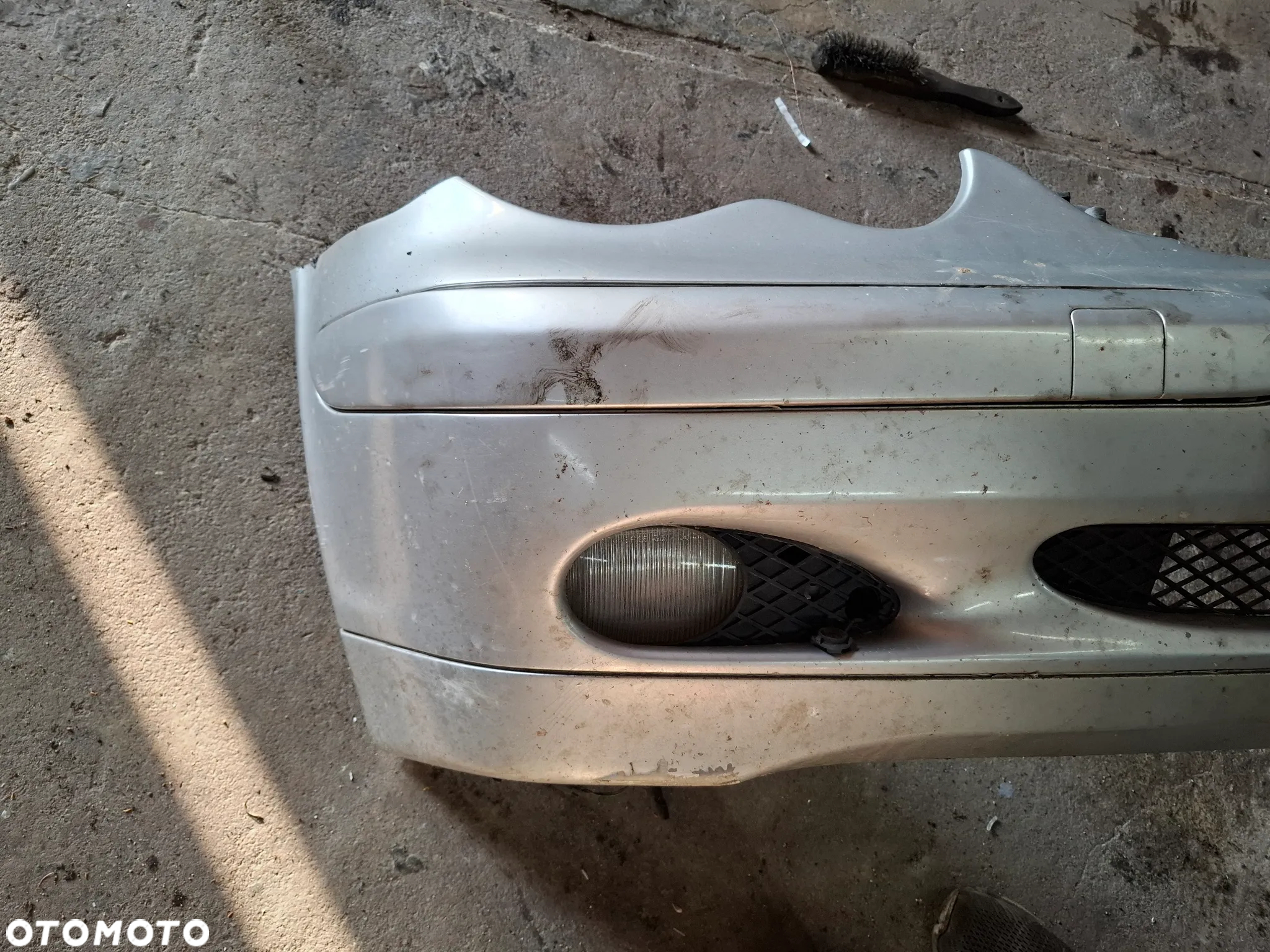 MERCEDES C KLASA W203 ZDERZAK PRZÓD PRZEDNI KOMPLETNY SREBRNY - 2