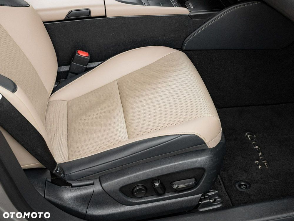 Lexus ES - 36