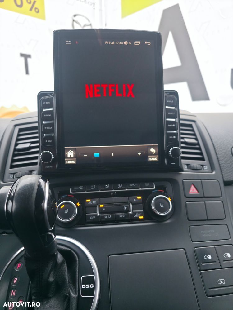 Volkswagen Multivan - 15