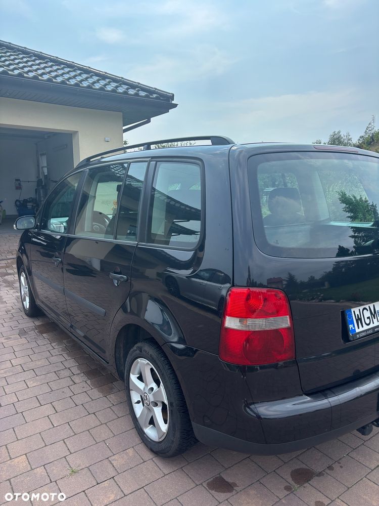 Volkswagen Touran 1.6 - 6