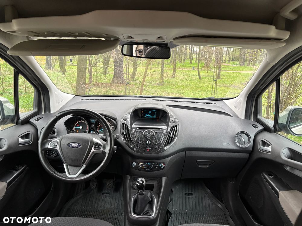 Ford Tourneo Courier 1.0 EcoBoost Titanium - 9
