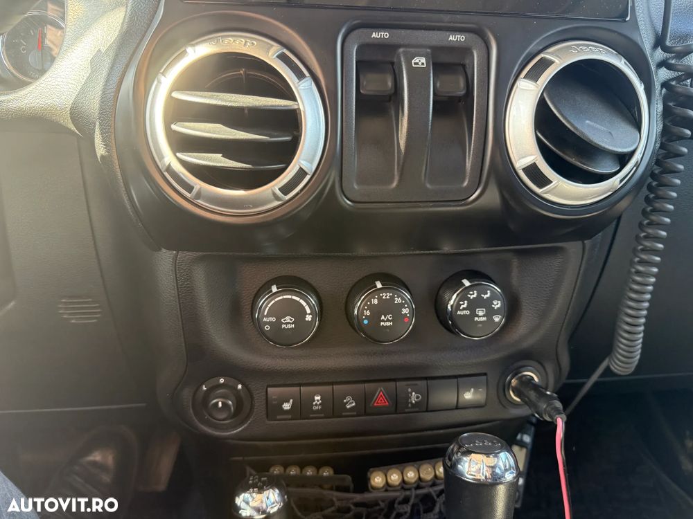 Jeep Wrangler 2.8 CRD AT Rubicon - 19