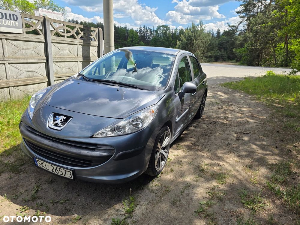 Peugeot 207 - 1