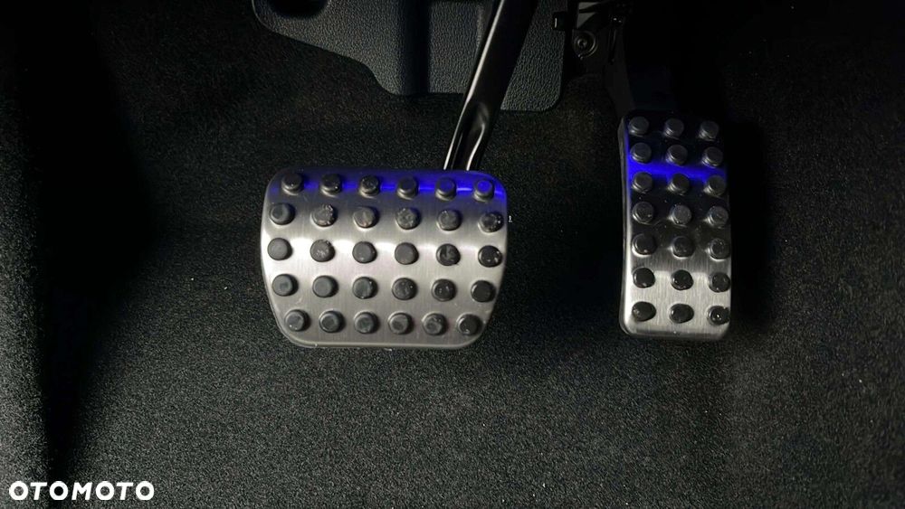 Mercedes-Benz GLA - 18