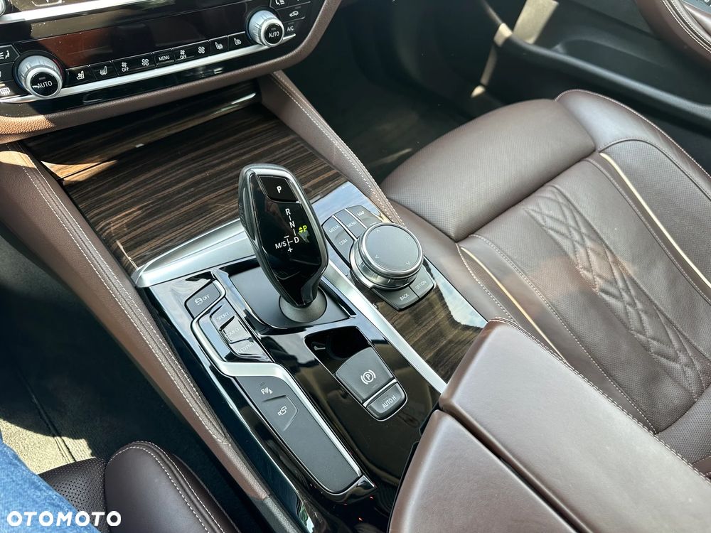 BMW Seria 5 530i - 14