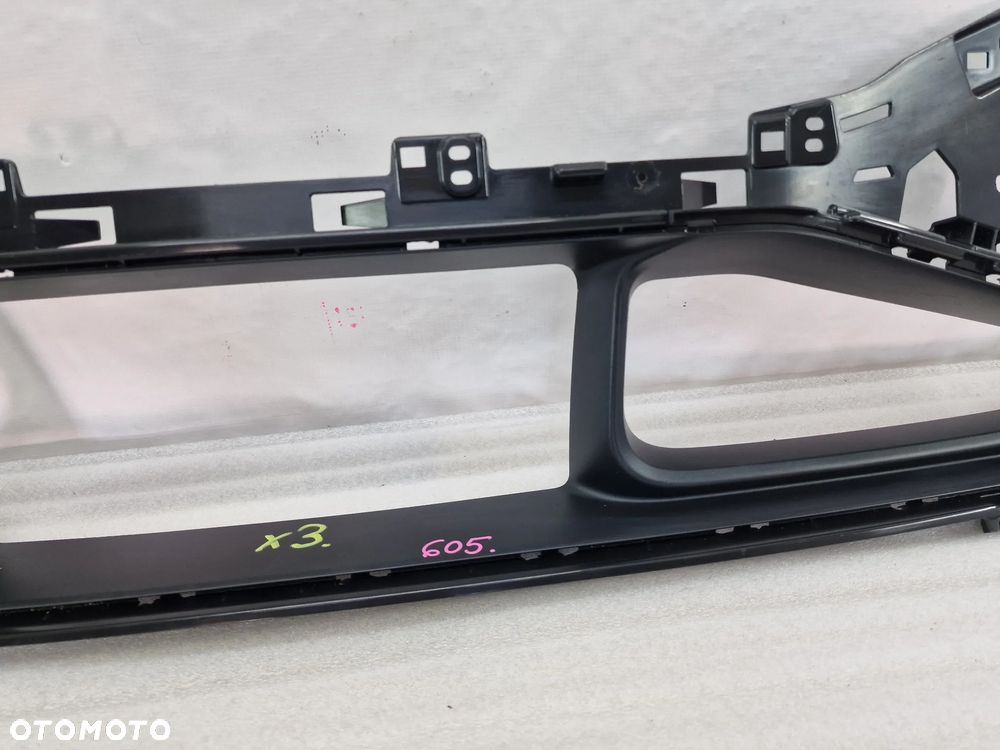 AUDI Q6 E-TRON 85H S-LINE 21- KRATKA ŚRODKOWA ZDERZAKA PRZEDNIEGO PRZÓD , NR 85H807683 , NR AUKCJI GL605 - 6