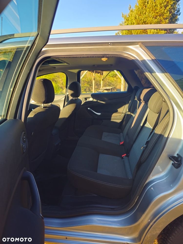 Ford Mondeo 2.0 TDCi Trend - 14