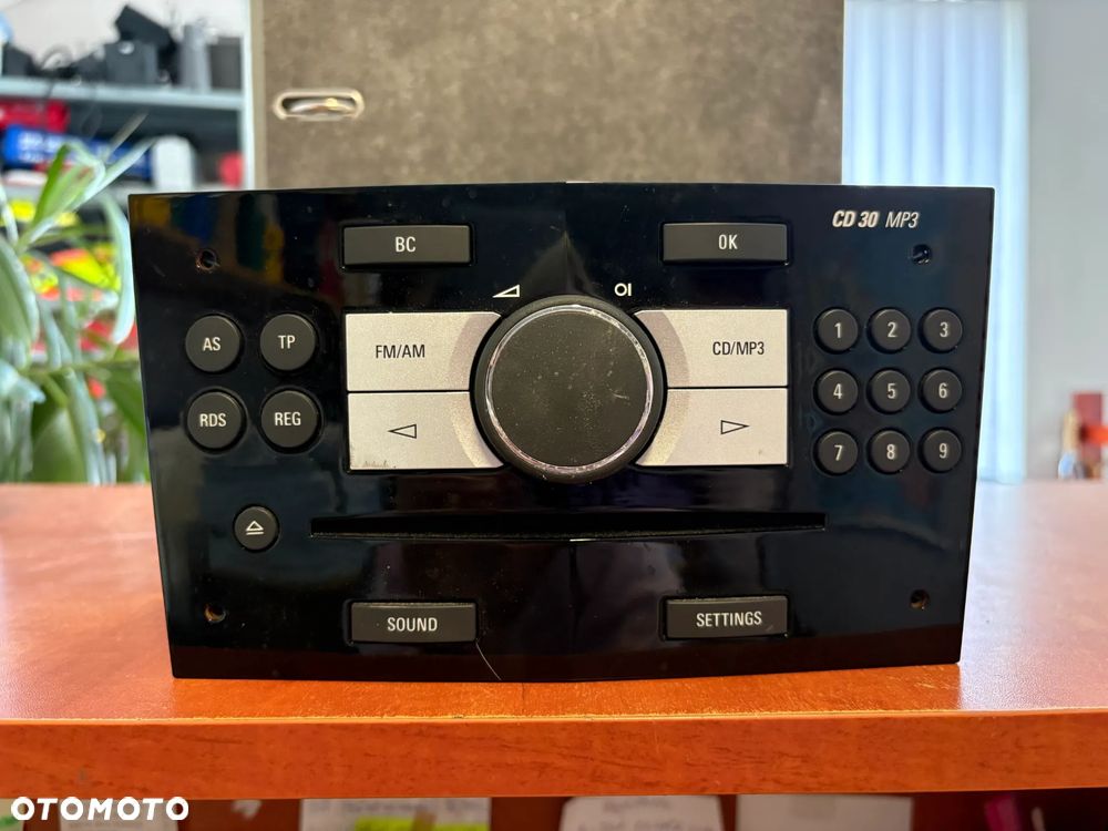 RADIO CD PANEL 497316088 OPEL CORSA D - 1