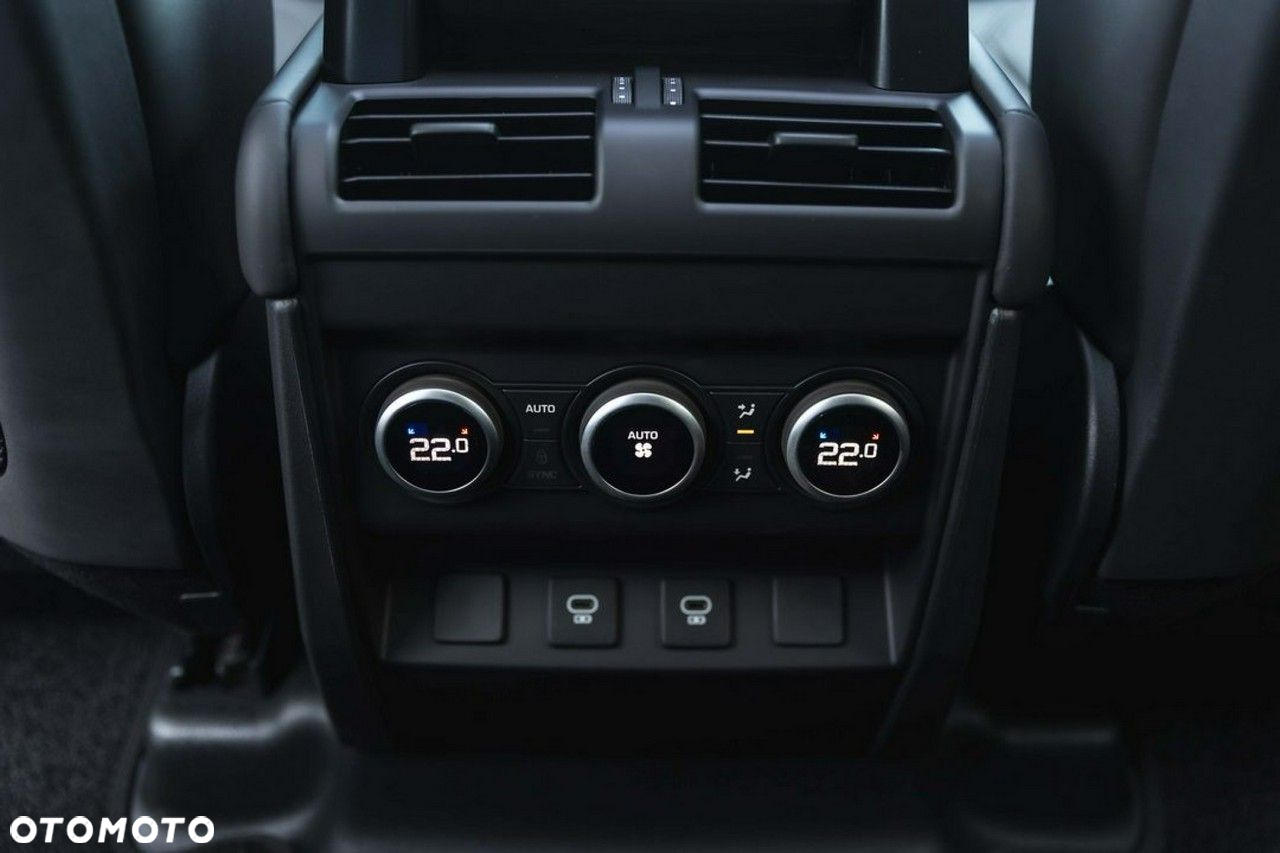 Land Rover Defender - 20