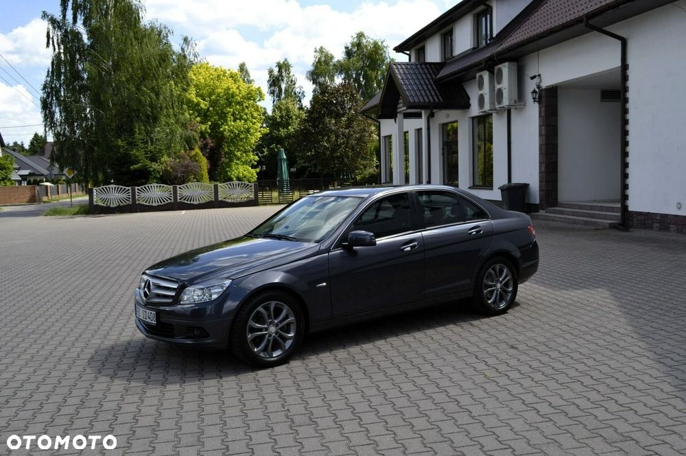 Mercedes-Benz Klasa C 180 BlueEFFICIENCY 7G-TRONIC Elegance - 2