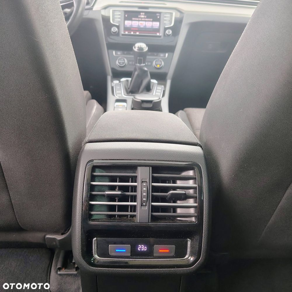 Volkswagen Passat 2.0 TDI BMT Comfortline - 16