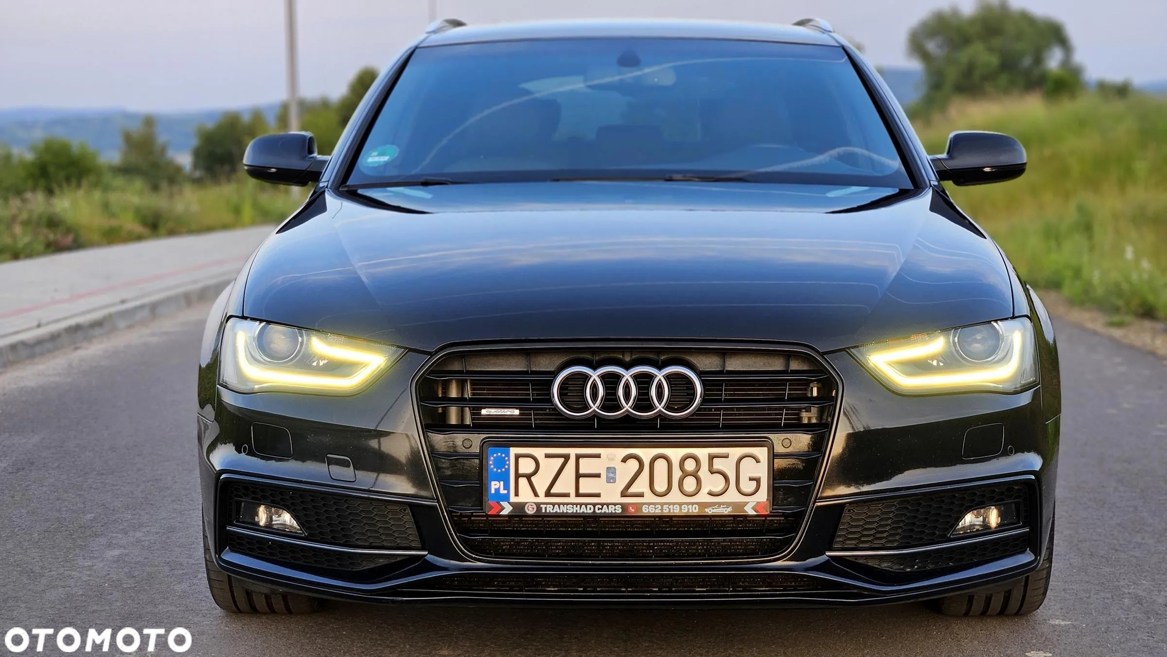 Audi A4 Avant 2.0 TDI DPF quattro S tronic S line Sportpaket - 2