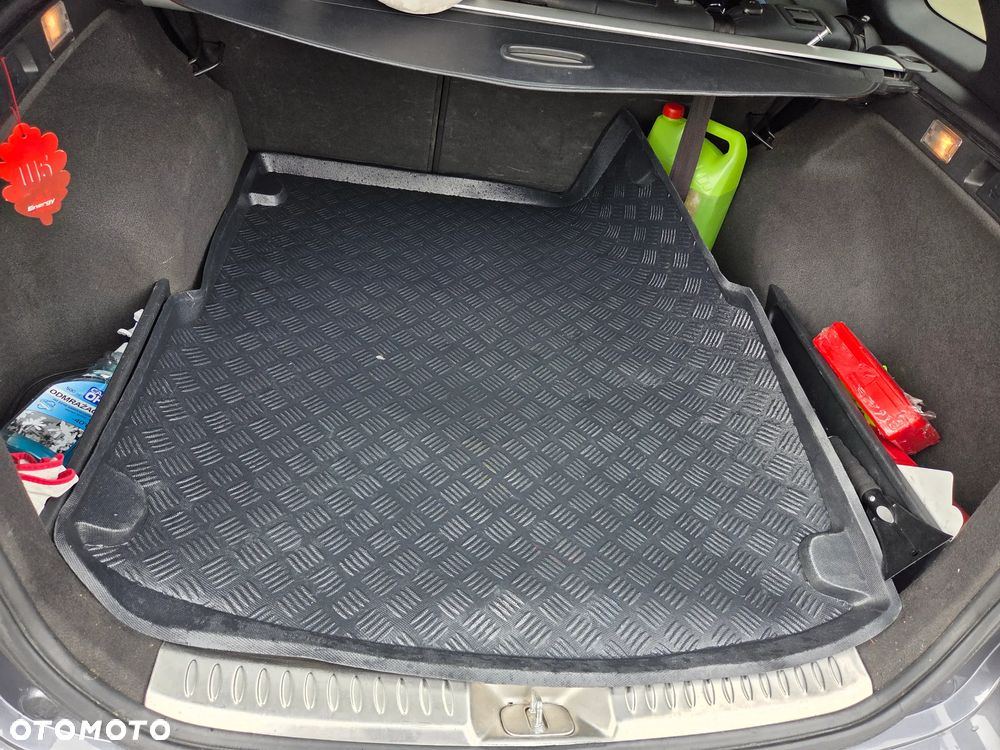 Hyundai i40 Kombi 1.7 CRDi DCT Premium - 26