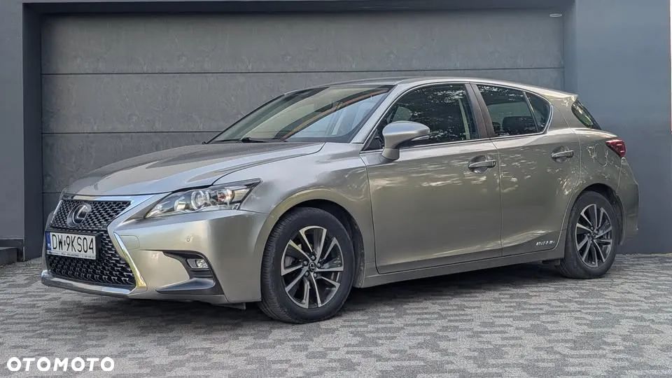 Lexus CT - 3