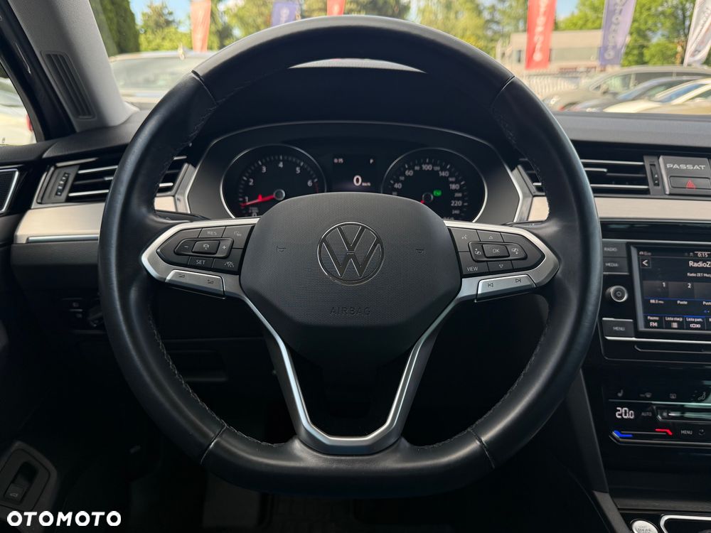 Volkswagen Passat - 18