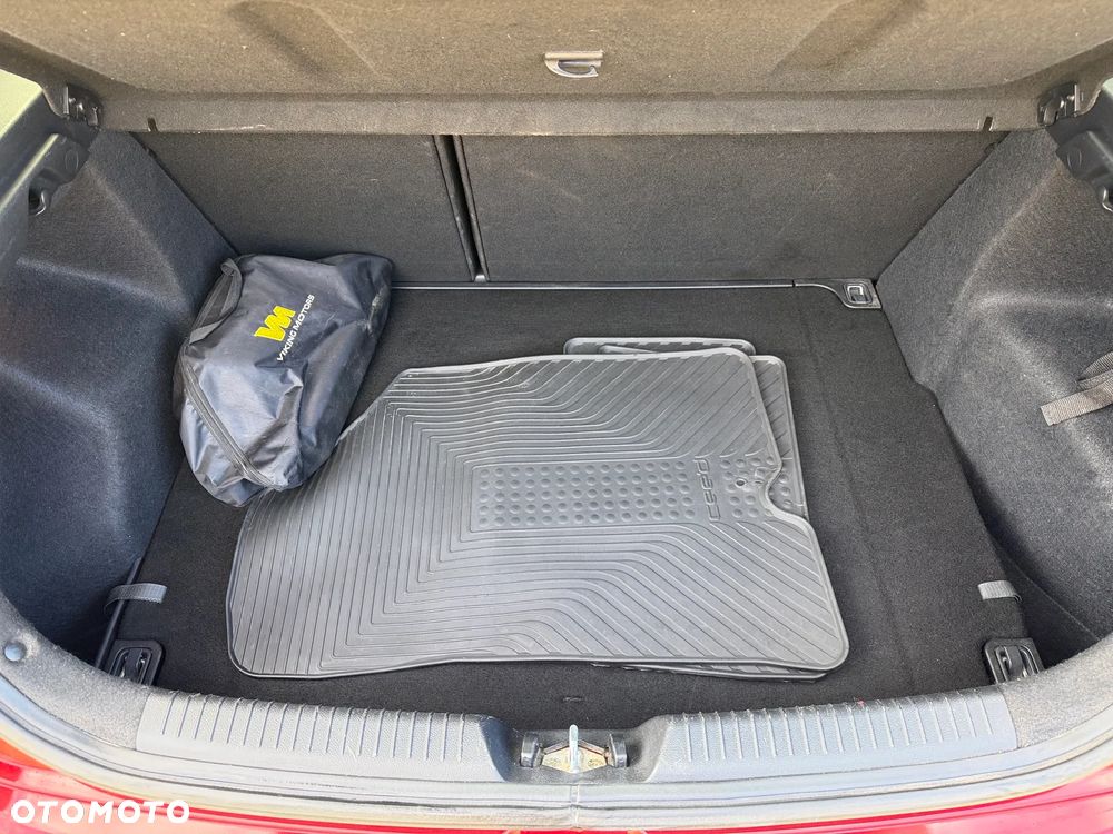 Kia Ceed 1.6 GDI DCT Platinum Edition - 28