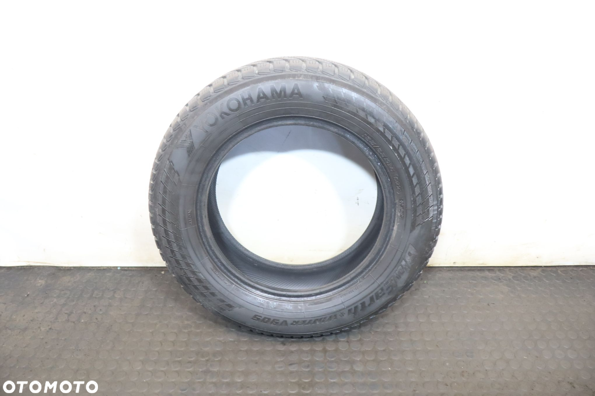 OPONA OPONY 2 SZT YOKOHAMA  195/65/15 ZIMA 19R - 2