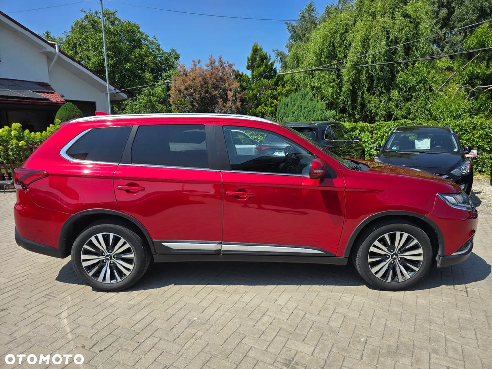 Mitsubishi Outlander - 3