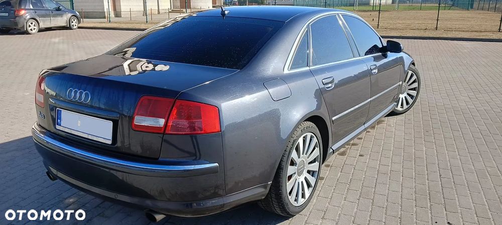 Audi A8 4.2 FSI Quattro - 2