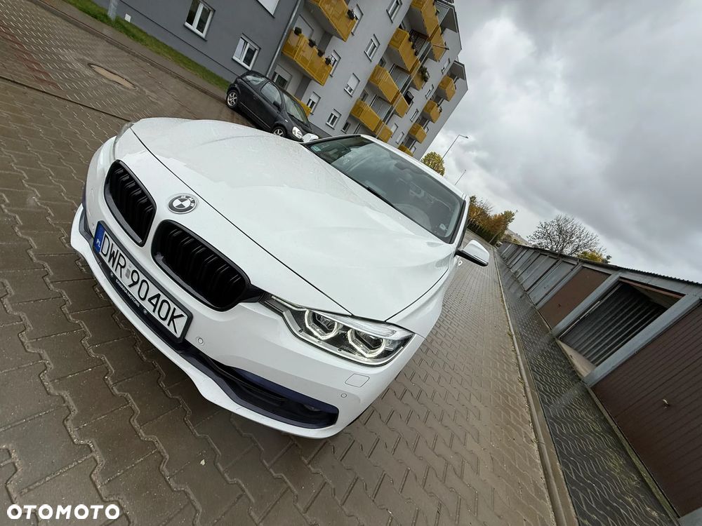 BMW Seria 3 318i - 4