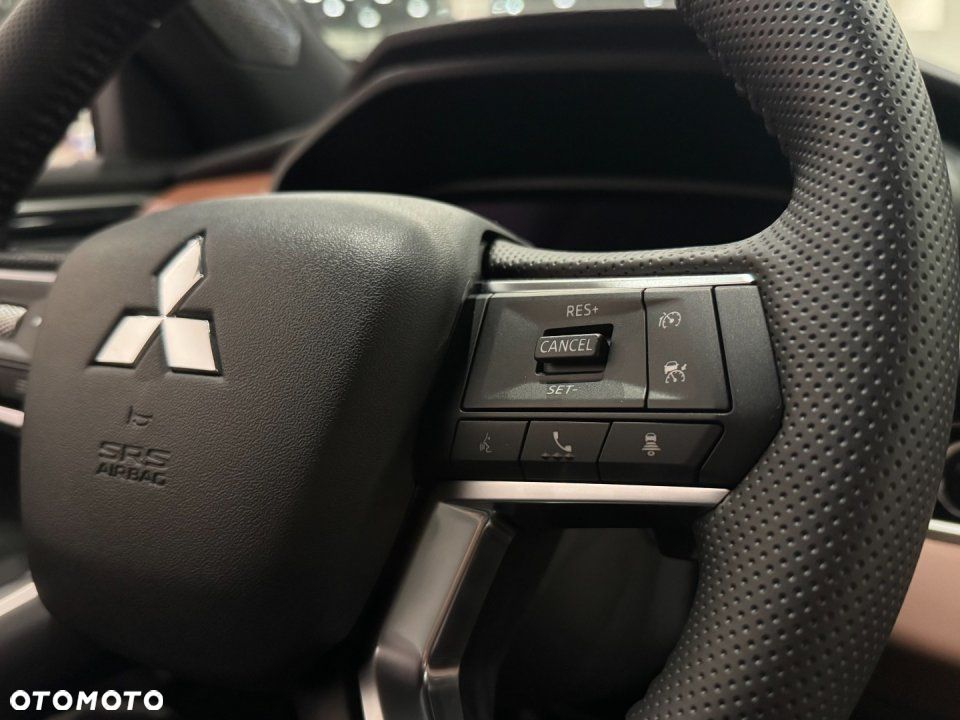 Mitsubishi Outlander - 17