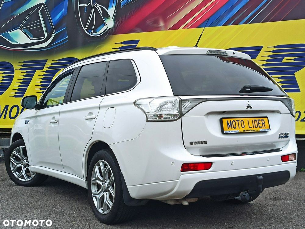 Mitsubishi Outlander - 4