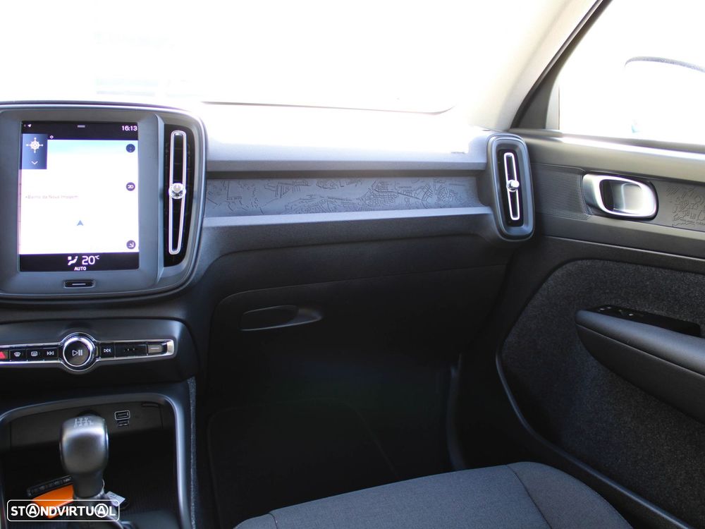 Volvo XC 40 1.5 T2 Momentum Core - 25
