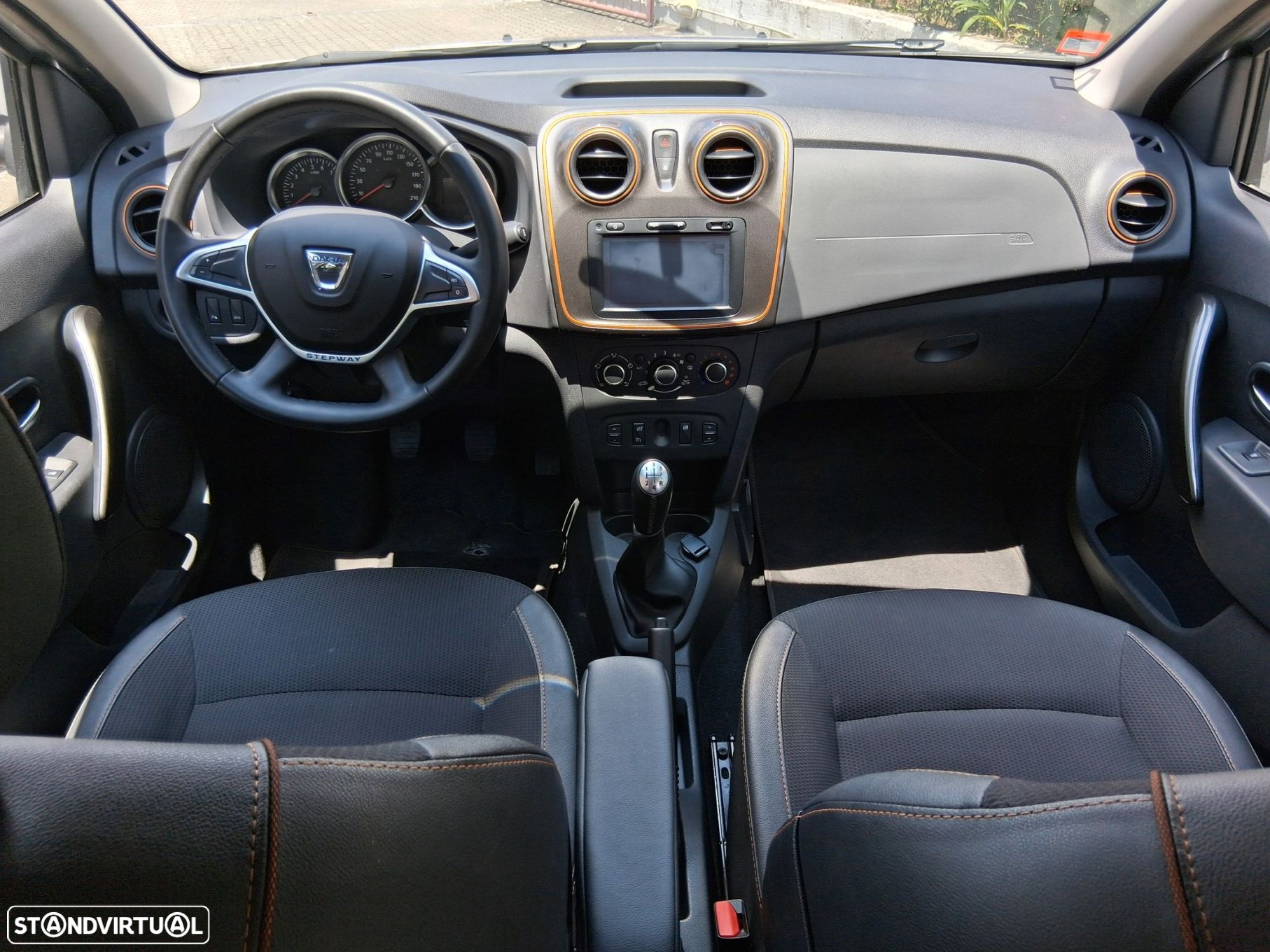 Dacia Logan MCV 1.5 dCi Stepway - 29